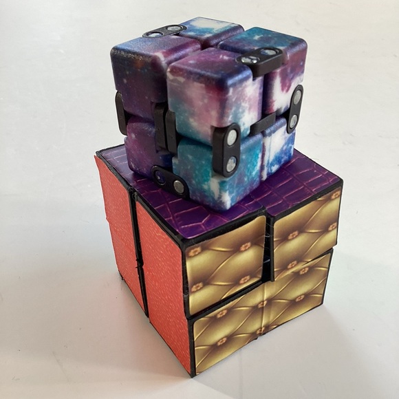🛍️$5 Add-on🛍️ Fidget toys, infinity cube - Picture 2 of 3